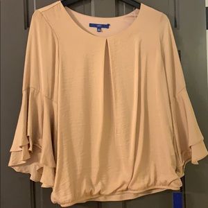 Bell sleeve top 💁🏻‍♀️